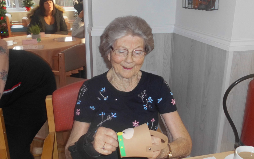 Pomanders and paper chains at Woodstock Residential Care Home
