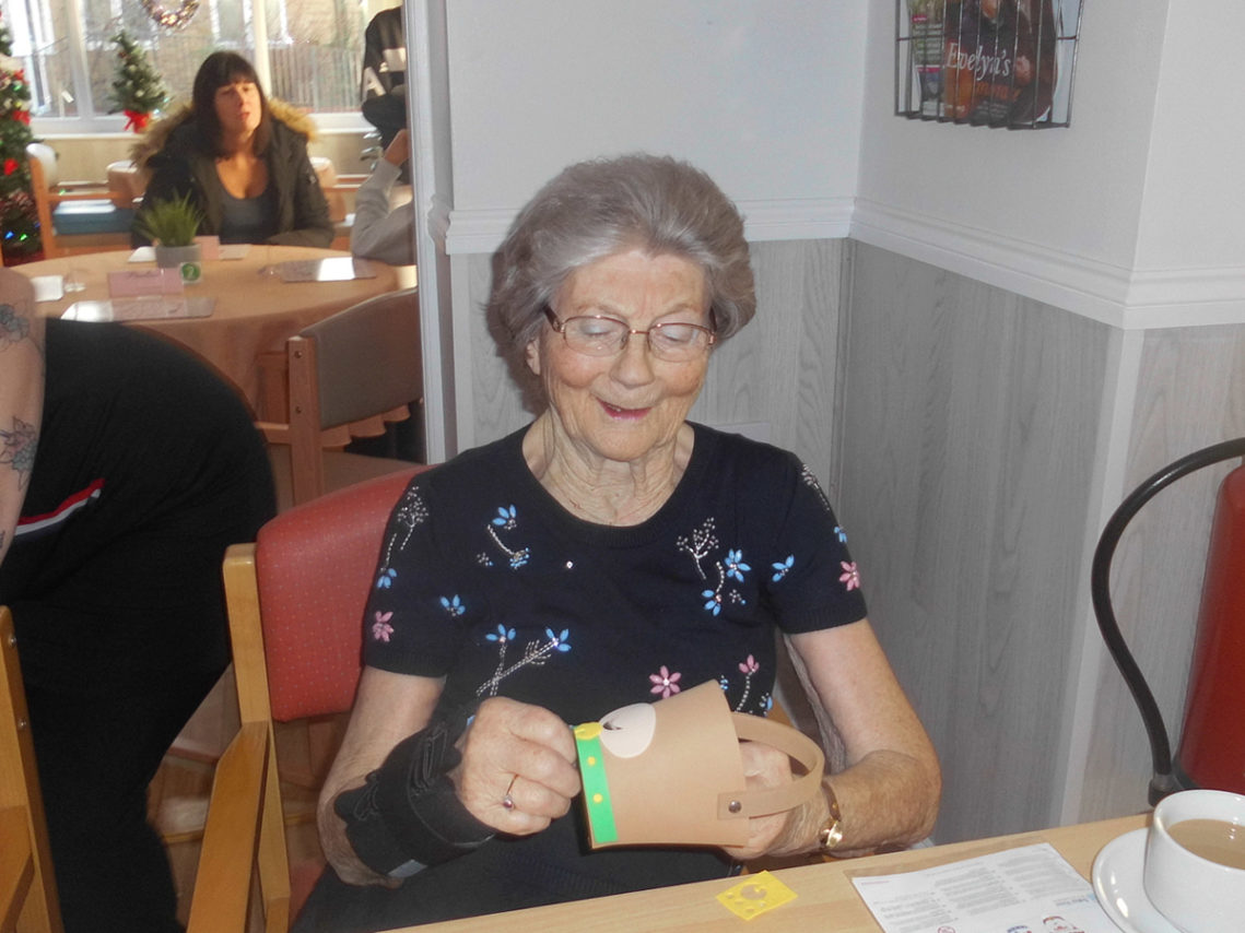 Residents at Woodstock Residential Care Home made pomanders and paper chains