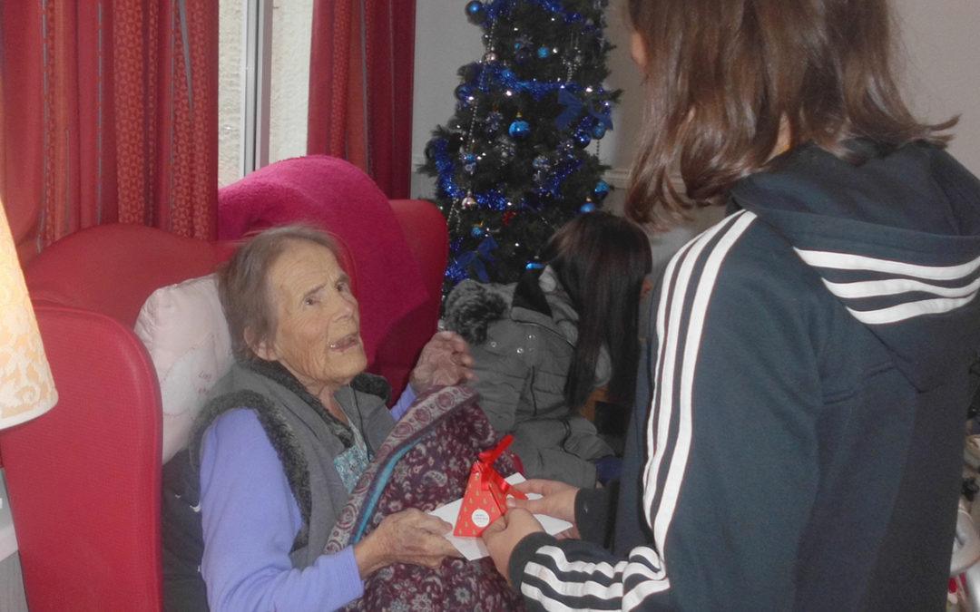 A festive visit from Elena at Woodstock Residential Care Home