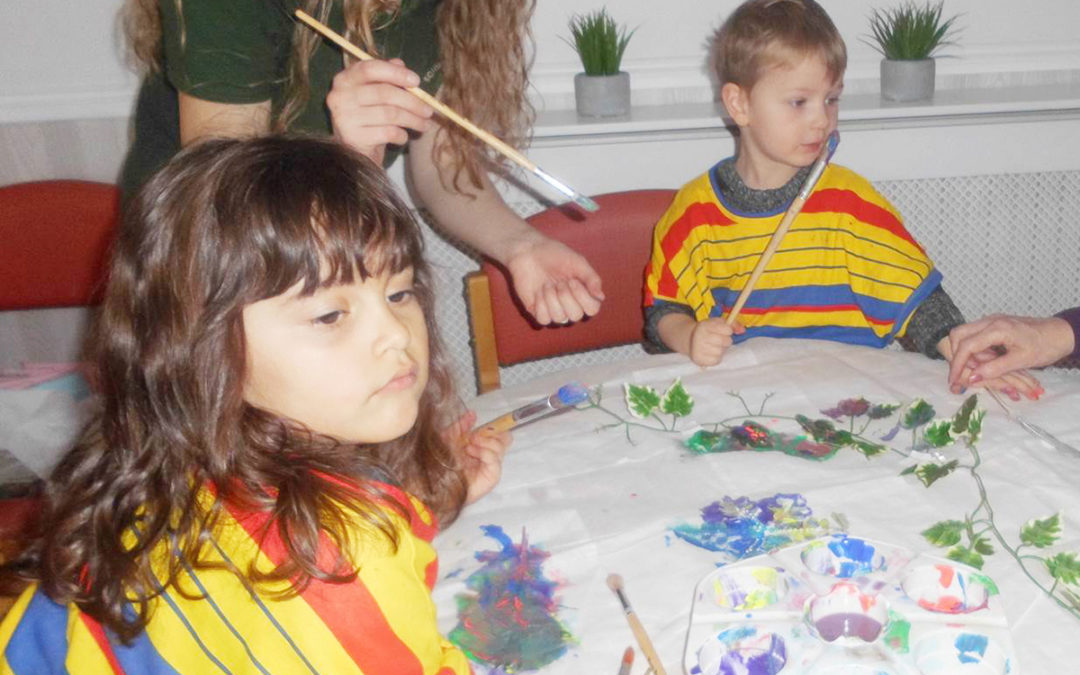 Nursery children visit Woodstock Residential Care Home