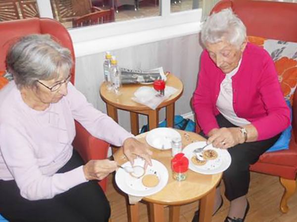 Biscuit decorating delights at Woodstock Residential Care Home