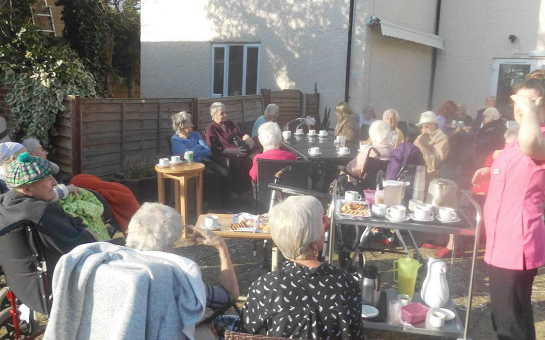 Garden tea and singsong at Woodstock Residential Care Home
