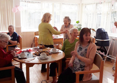 Residents and families at Woodstock Residential Care Home on Mother's Day 2019 (12 of 16)