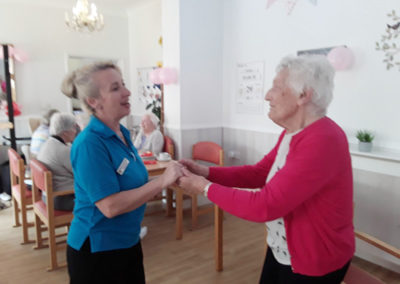 Residents and families at Woodstock Residential Care Home on Mother's Day 2019 (8 of 16)
