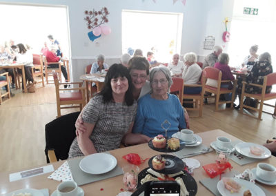 Residents and families at Woodstock Residential Care Home on Mother's Day 2019 (9 of 16)