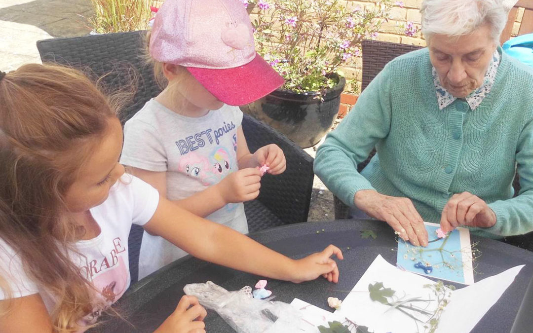 Little Squirrels dance show and crafts at Woodstock Residential Care Home