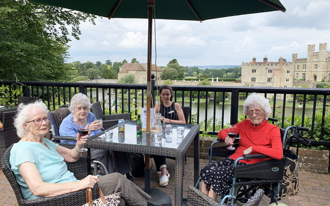 Lulworth House Residential Care Home ladies enjoy Leeds Castle outing