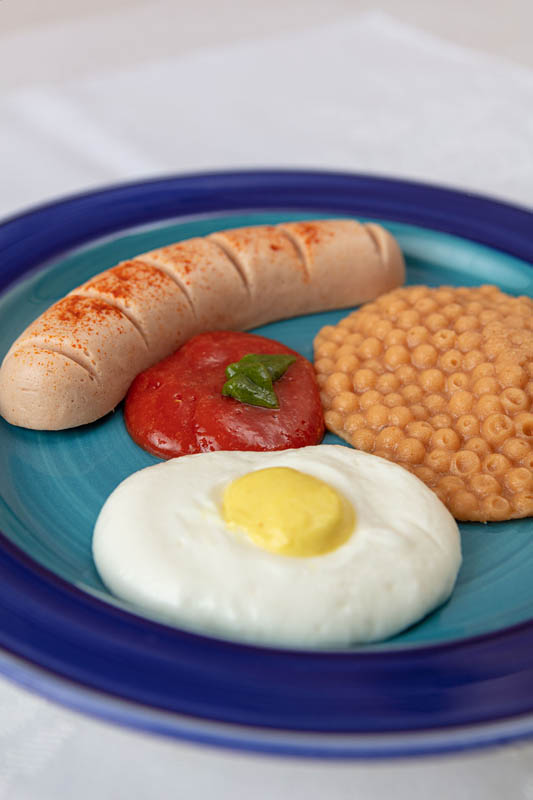 A puréed typical English breakfast